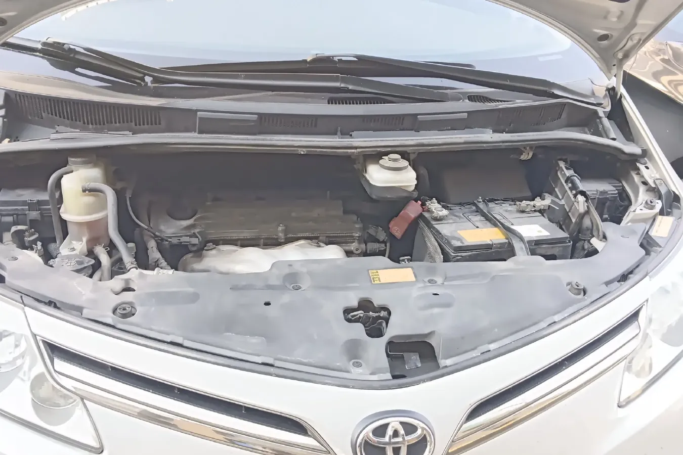 2006 Toyota Previa 2.4L 170HP L4 4AT,autocango,china used car exporter,china ev exporter,chinese used car exporter,chinese used ev exporter