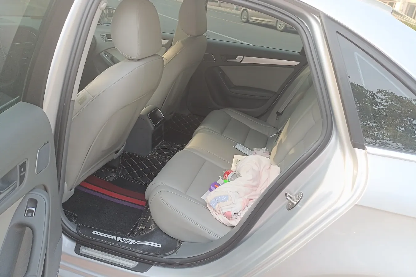 2013 Audi A4L 2.0T 180HP L4 CVT,autocango,china used car exporter,china ev exporter,chinese used car exporter,chinese used ev exporter