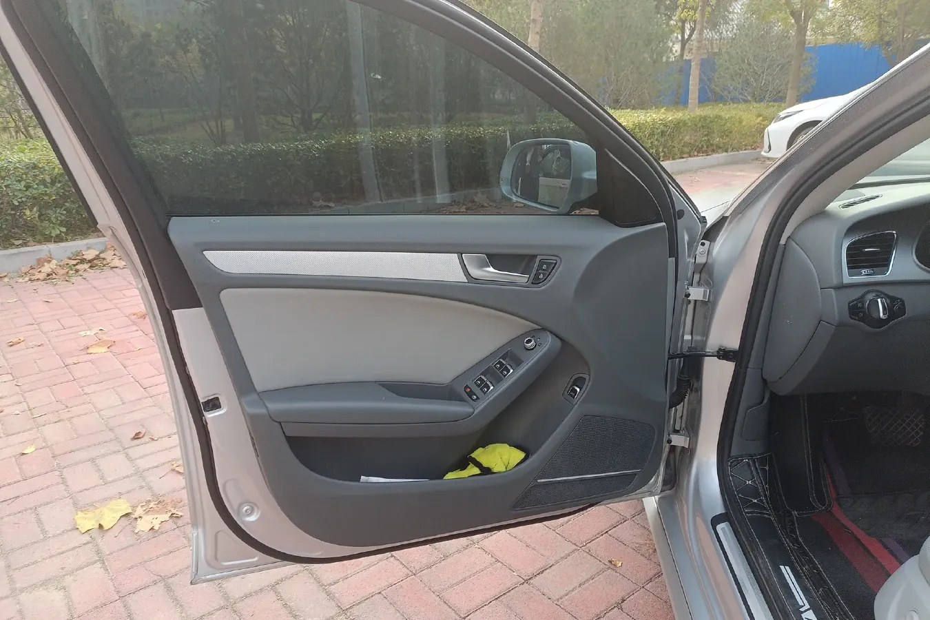 2013 Audi A4L 2.0T 180HP L4 CVT,autocango,china used car exporter,china ev exporter,chinese used car exporter,chinese used ev exporter