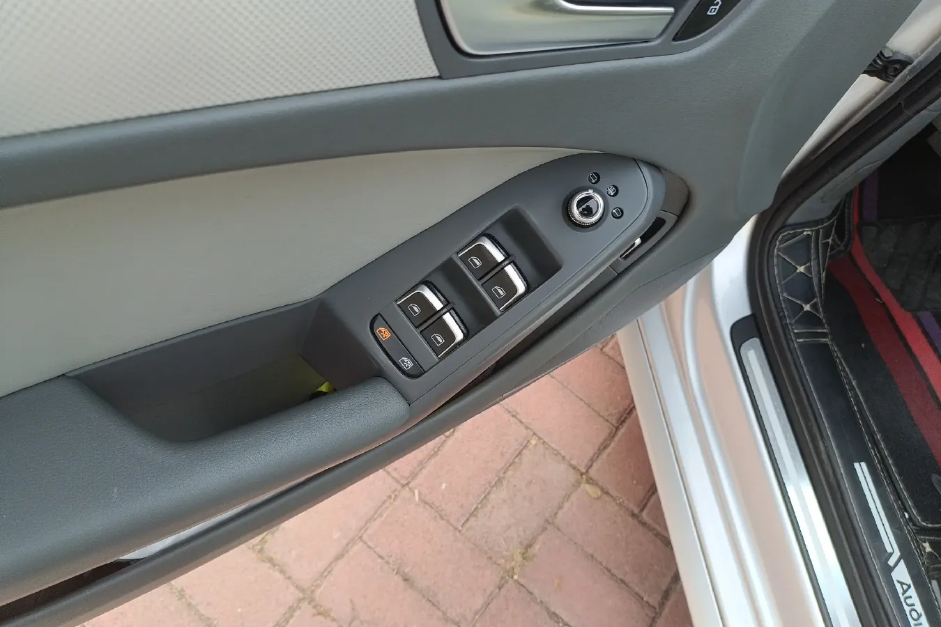 2013 Audi A4L 2.0T 180HP L4 CVT,autocango,china used car exporter,china ev exporter,chinese used car exporter,chinese used ev exporter