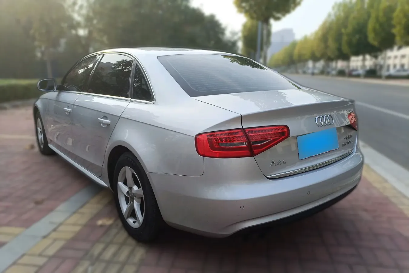 2013 Audi A4L 2.0T 180HP L4 CVT,autocango,china used car exporter,china ev exporter,chinese used car exporter,chinese used ev exporter