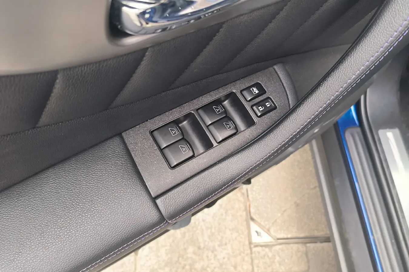 2015 Infiniti QX70 3.7L 351HP V6 7AT,autocango,china used car exporter,china ev exporter,chinese used car exporter,chinese used ev exporter