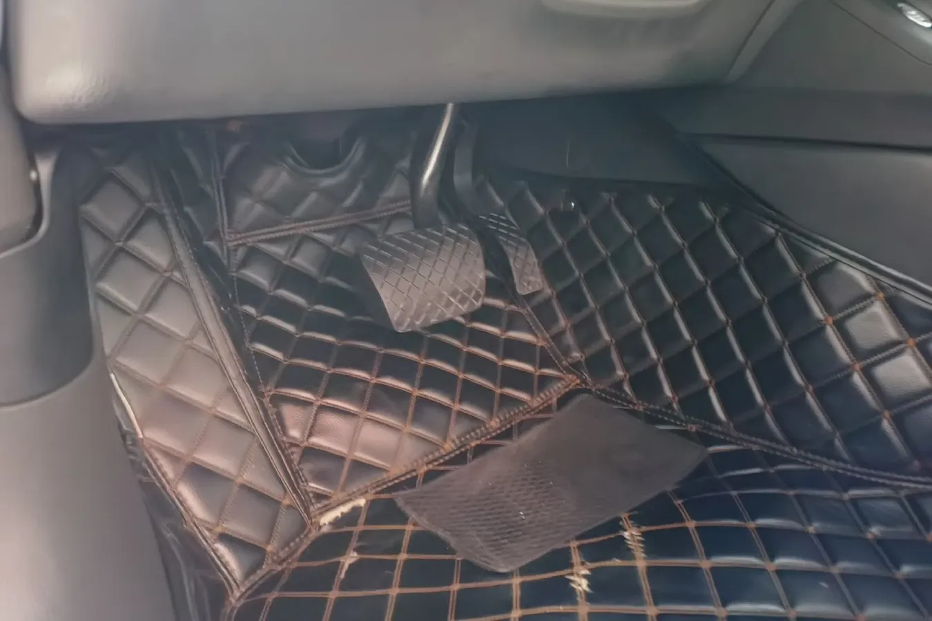 2018 Audi A4L 2.0T 190HP L4 7DCT,autocango,china used car exporter,china ev exporter,chinese used car exporter,chinese used ev exporter