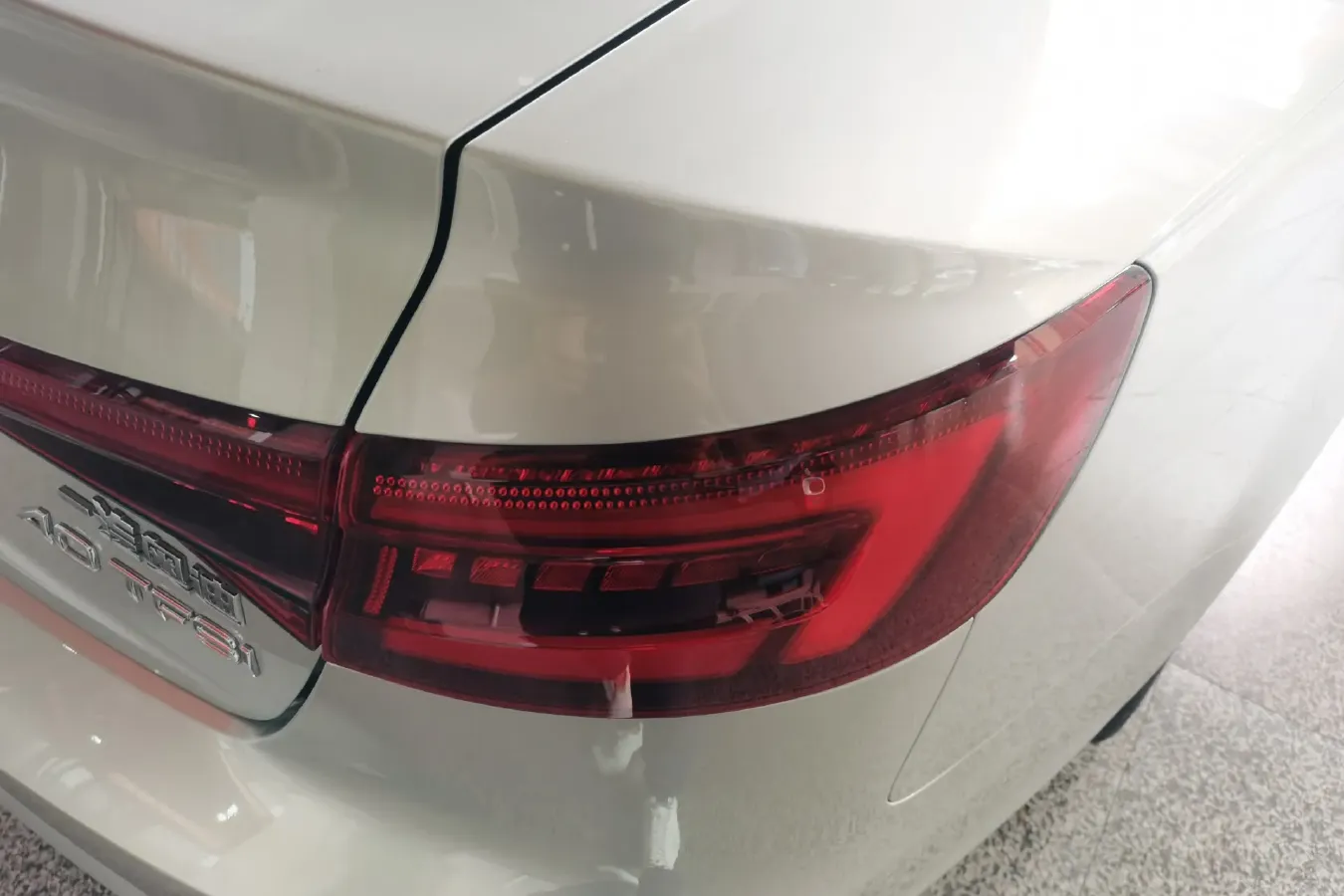 2018 Audi A4L 2.0T 190HP L4 7DCT,autocango,china used car exporter,china ev exporter,chinese used car exporter,chinese used ev exporter