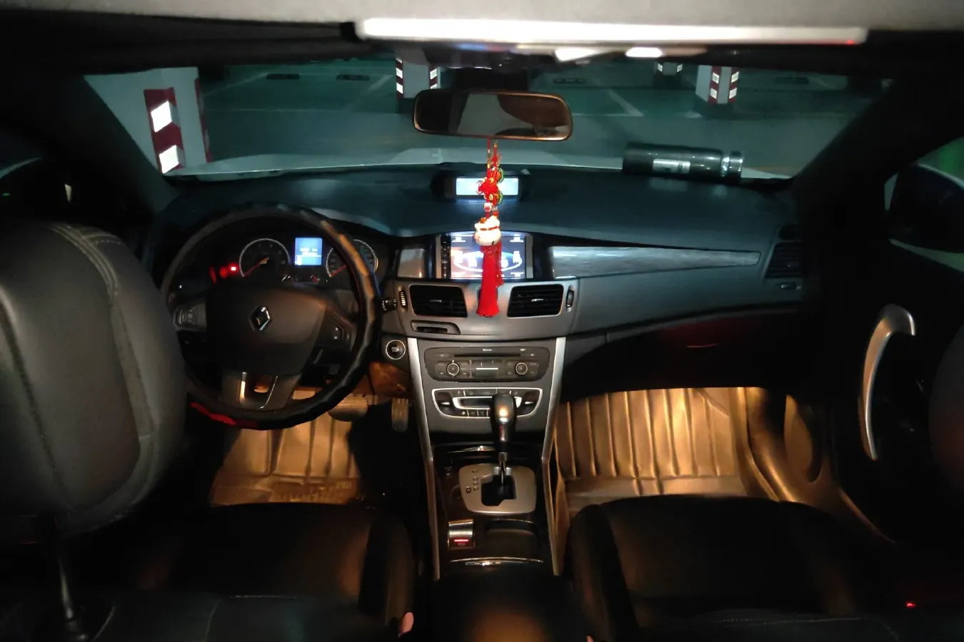 2015 Renault  Latitude 2.0L 139HP L4 CVT,autocango,china used car exporter,china ev exporter,chinese used car exporter,chinese used ev exporter