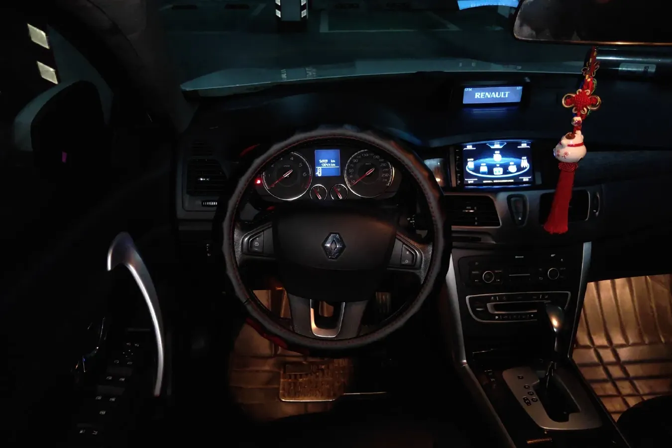 2015 Renault  Latitude 2.0L 139HP L4 CVT,autocango,china used car exporter,china ev exporter,chinese used car exporter,chinese used ev exporter