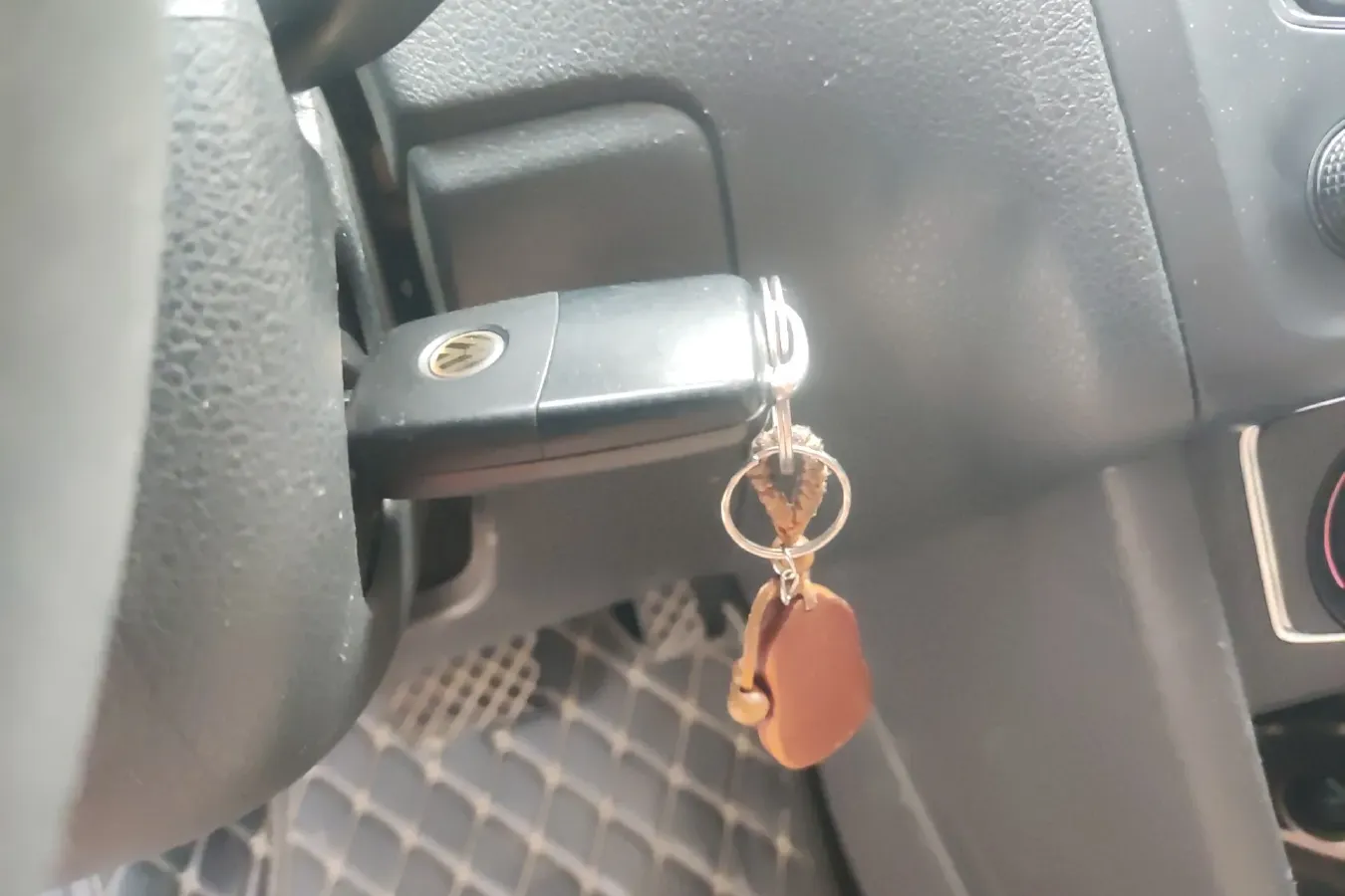 2014 Volkswagen Polo 1.4L 90HP L4 6AT,autocango,china used car exporter,china ev exporter,chinese used car exporter,chinese used ev exporter