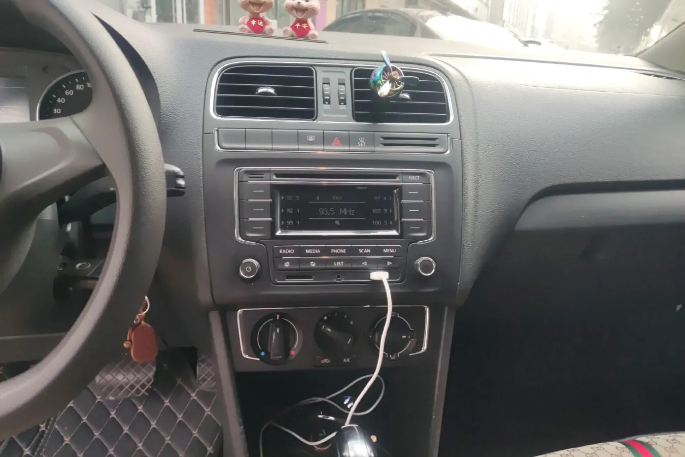 2014 Volkswagen Polo 1.4L 90HP L4 6AT,autocango,china used car exporter,china ev exporter,chinese used car exporter,chinese used ev exporter