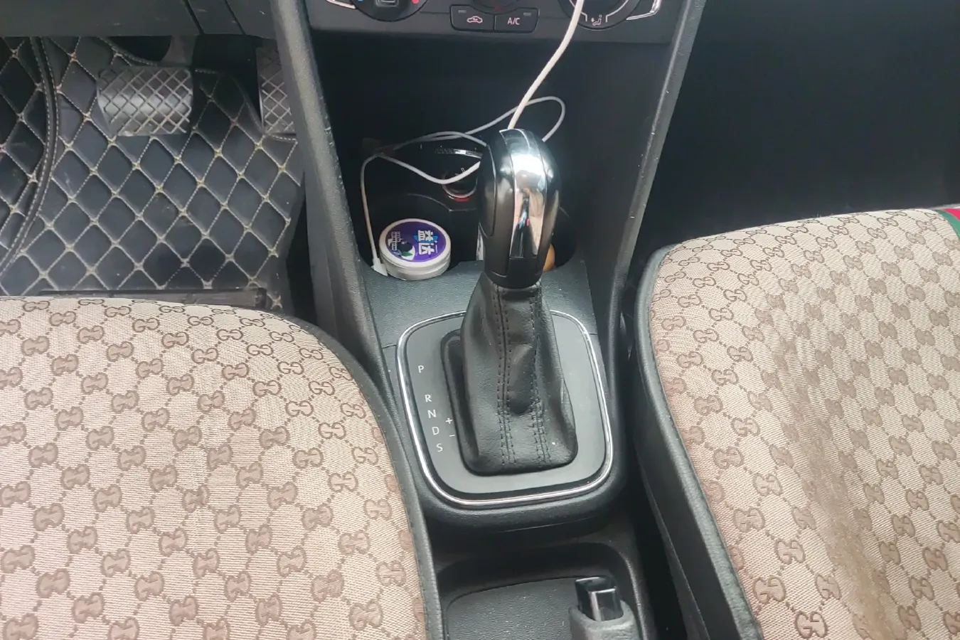 2014 Volkswagen Polo 1.4L 90HP L4 6AT,autocango,china used car exporter,china ev exporter,chinese used car exporter,chinese used ev exporter