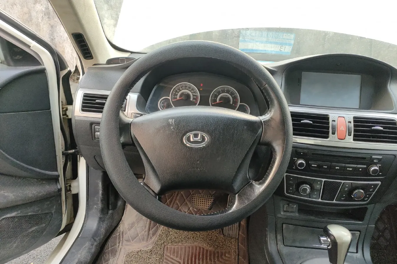 2013 HawTai LuSheng E70 2.0L 136HP L4 4AT,autocango,china used car exporter,china ev exporter,chinese used car exporter,chinese used ev exporter