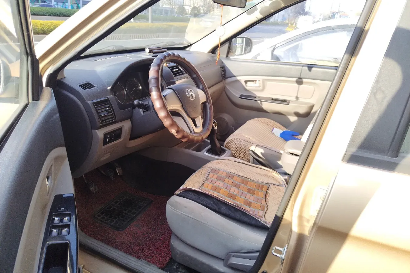 2014 BAIC WeiWang M20 1.5L 102HP L4 5MT,autocango,china used car exporter,china ev exporter,chinese used car exporter,chinese used ev exporter