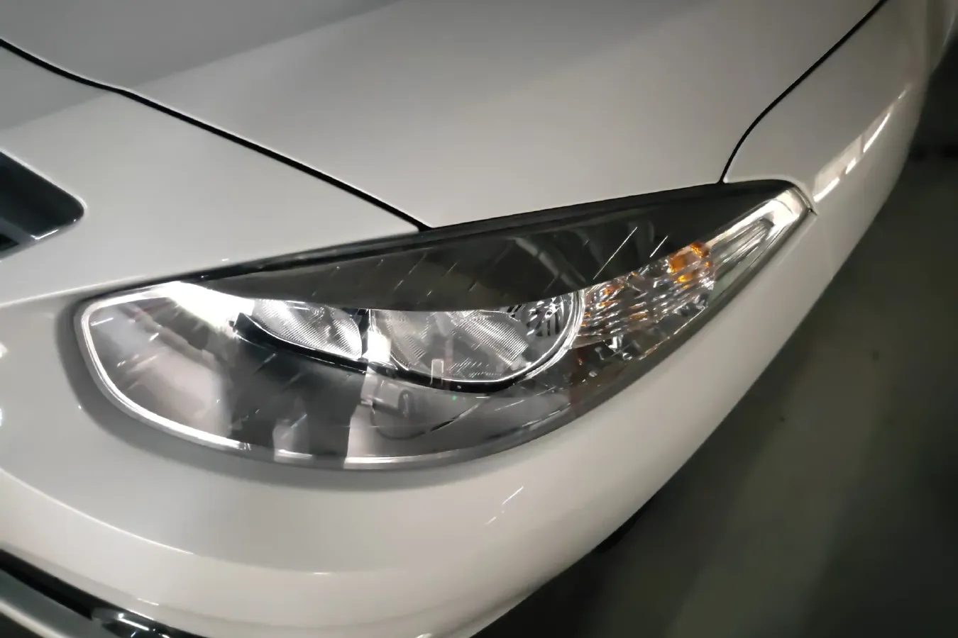 2011 Renault  Fluence 2.0L 137HP L4 CVT,autocango,china used car exporter,china ev exporter,chinese used car exporter,chinese used ev exporter