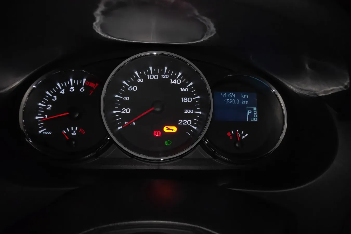 2011 Renault  Fluence 2.0L 137HP L4 CVT,autocango,china used car exporter,china ev exporter,chinese used car exporter,chinese used ev exporter