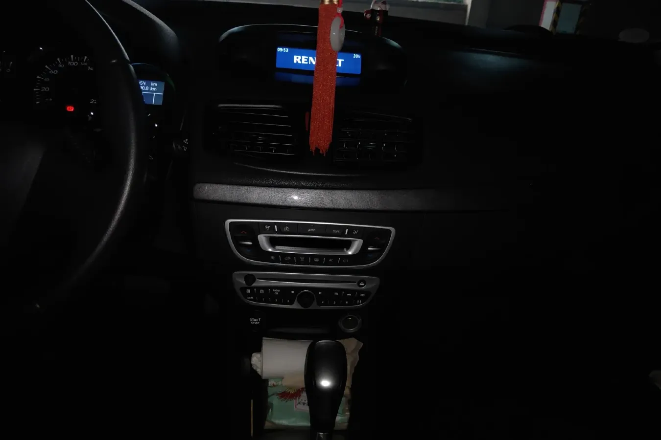 2011 Renault  Fluence 2.0L 137HP L4 CVT,autocango,china used car exporter,china ev exporter,chinese used car exporter,chinese used ev exporter