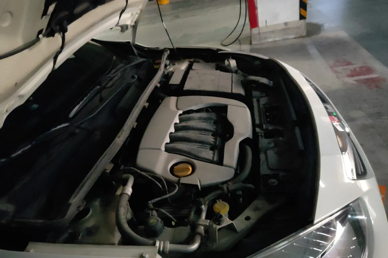 2011 Renault  Fluence 2.0L 137HP L4 CVT,autocango,china used car exporter,china ev exporter,chinese used car exporter,chinese used ev exporter