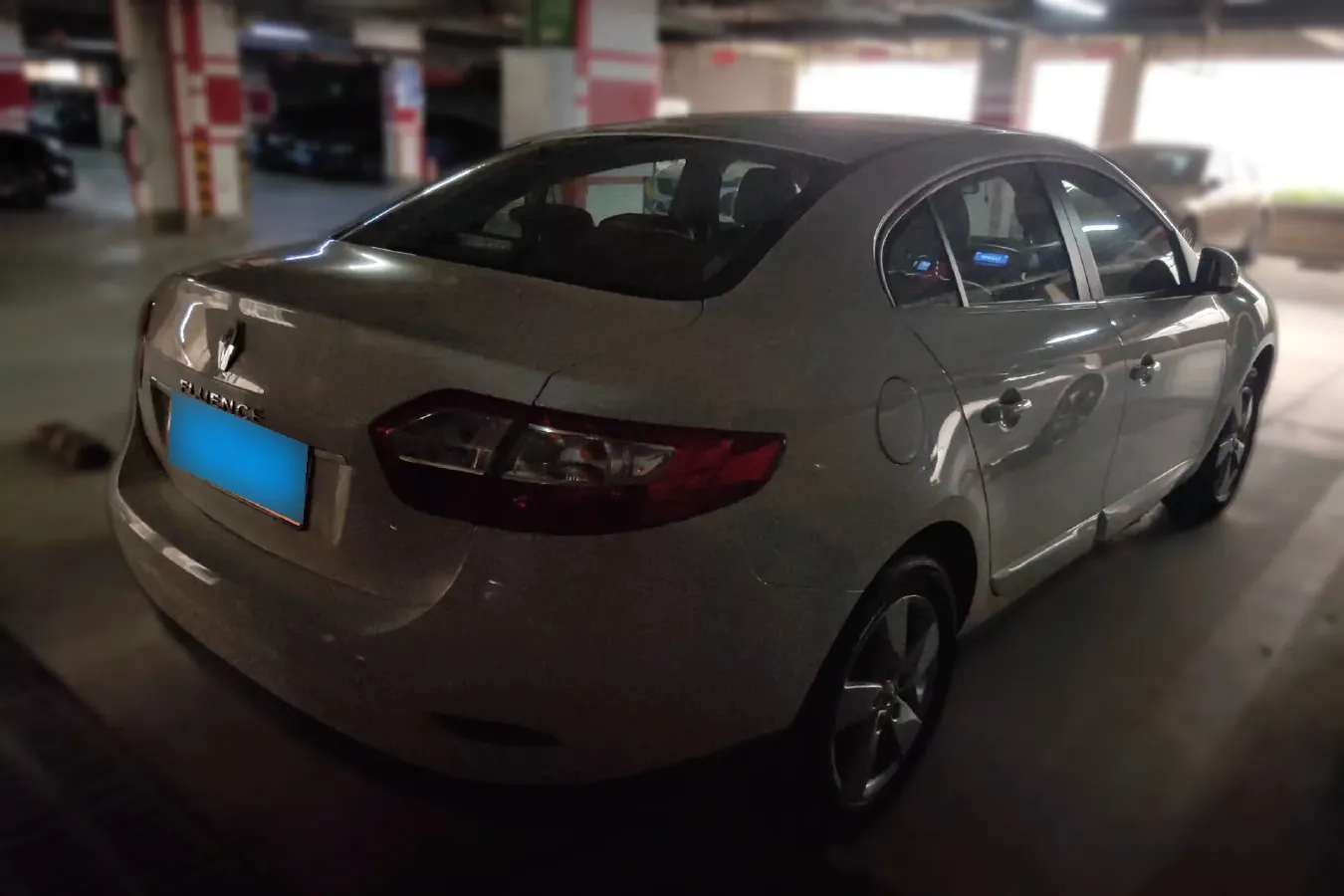 2011 Renault  Fluence 2.0L 137HP L4 CVT,autocango,china used car exporter,china ev exporter,chinese used car exporter,chinese used ev exporter