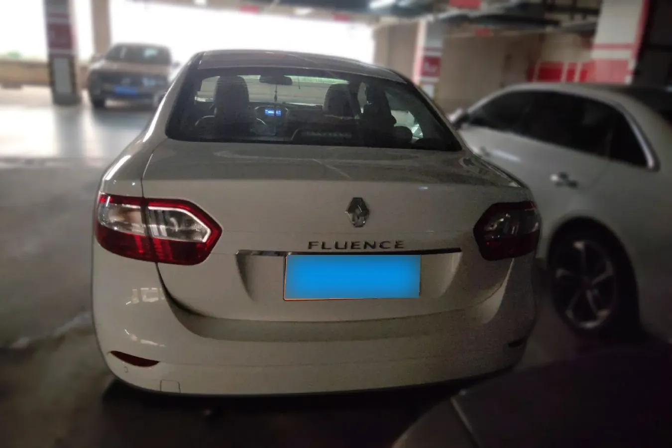 2011 Renault  Fluence 2.0L 137HP L4 CVT,autocango,china used car exporter,china ev exporter,chinese used car exporter,chinese used ev exporter