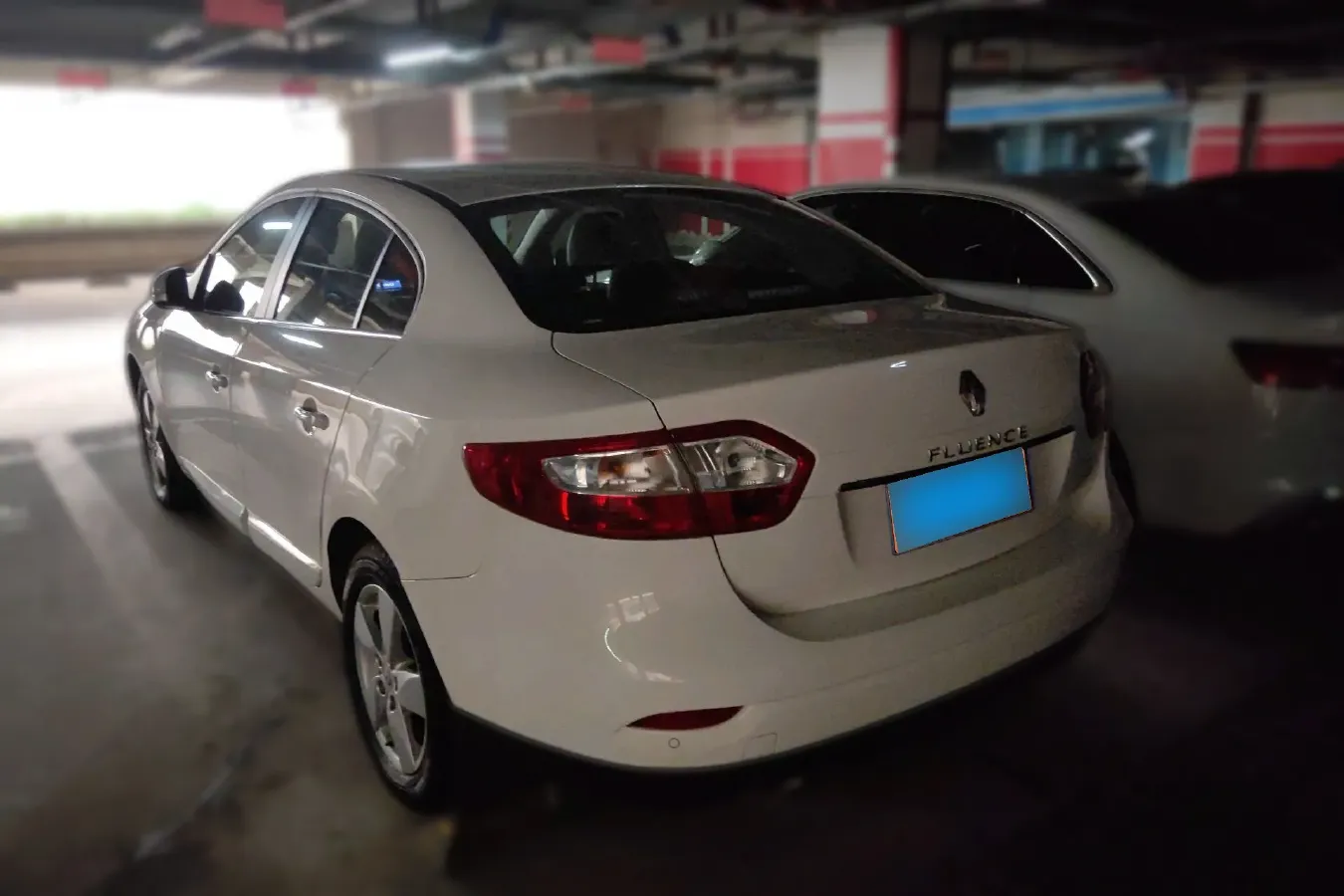 2011 Renault  Fluence 2.0L 137HP L4 CVT,autocango,china used car exporter,china ev exporter,chinese used car exporter,chinese used ev exporter