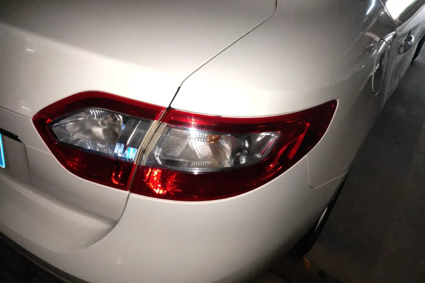 2011 Renault  Fluence 2.0L 137HP L4 CVT,autocango,china used car exporter,china ev exporter,chinese used car exporter,chinese used ev exporter