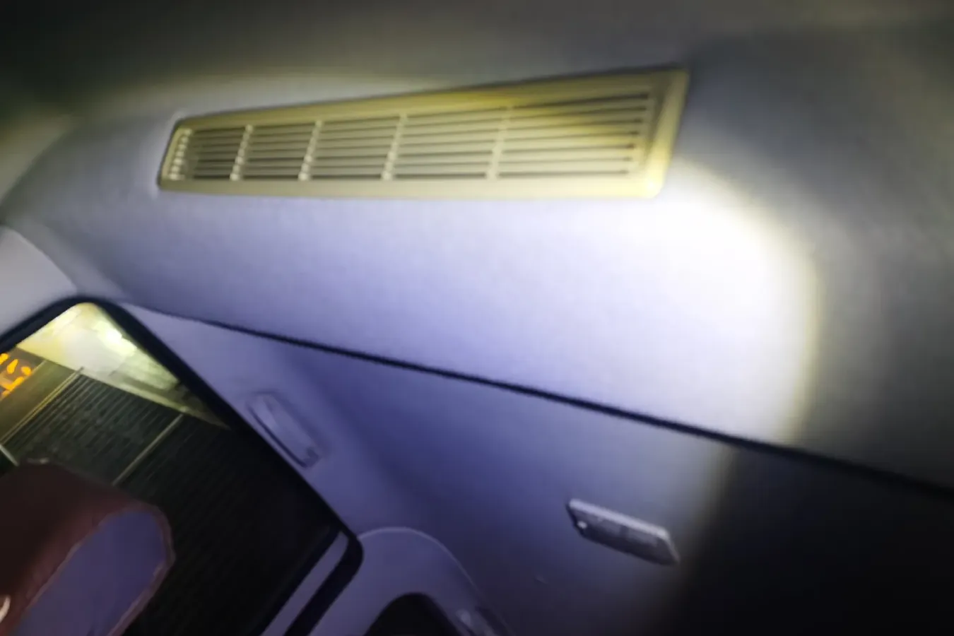 2014 DongFeng Fengon Fengon 330 1.5L 109HP L4 5MT,autocango,china used car exporter,china ev exporter,chinese used car exporter,chinese used ev exporter