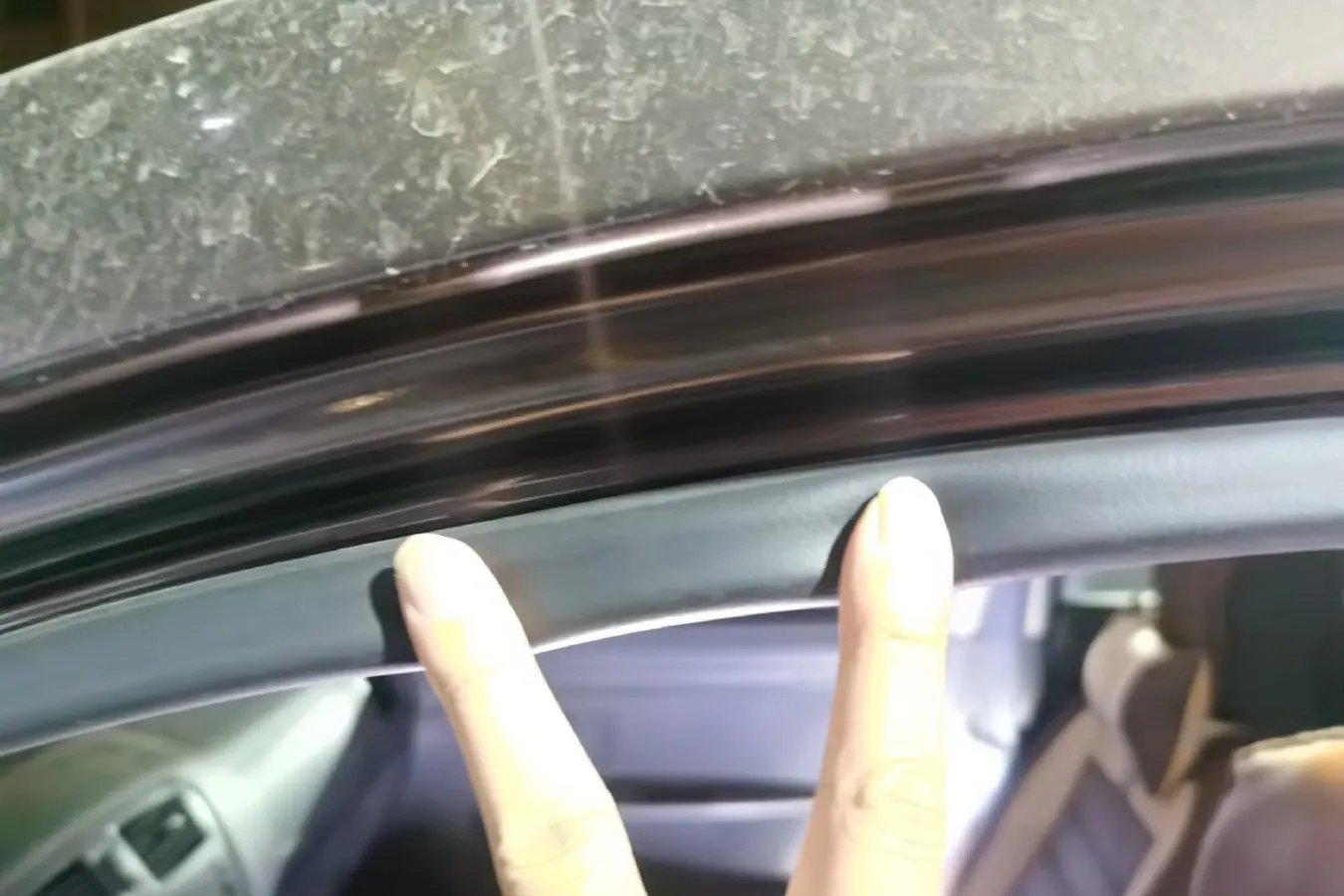 2014 DongFeng Fengon Fengon 330 1.5L 109HP L4 5MT,autocango,china used car exporter,china ev exporter,chinese used car exporter,chinese used ev exporter