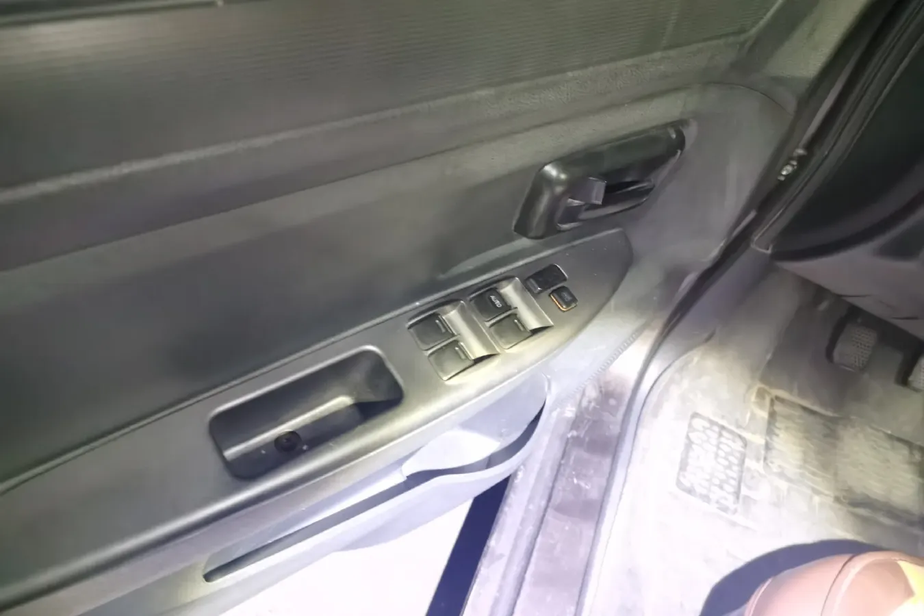 2014 DongFeng Fengon Fengon 330 1.5L 109HP L4 5MT,autocango,china used car exporter,china ev exporter,chinese used car exporter,chinese used ev exporter