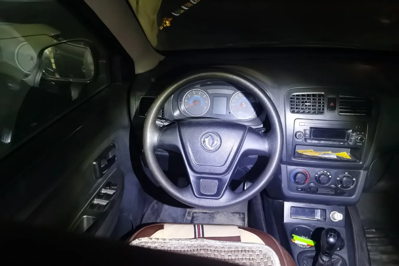 2014 DongFeng Fengon Fengon 330 1.5L 109HP L4 5MT,autocango,china used car exporter,china ev exporter,chinese used car exporter,chinese used ev exporter