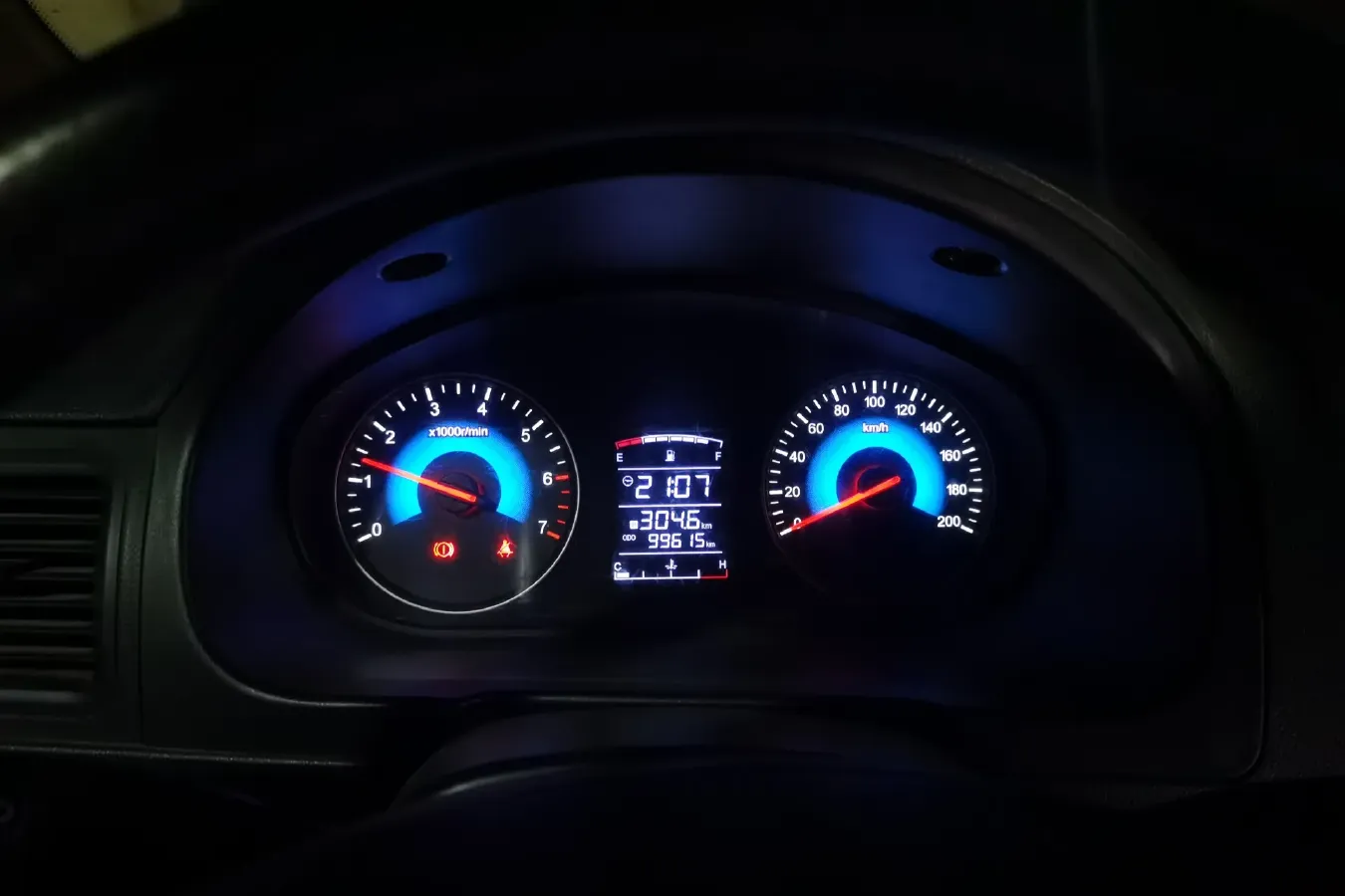 2014 DongFeng Fengon Fengon 330 1.5L 109HP L4 5MT,autocango,china used car exporter,china ev exporter,chinese used car exporter,chinese used ev exporter