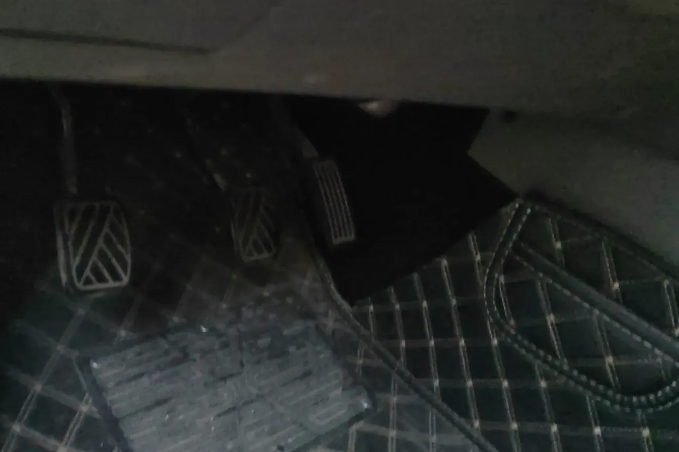 2017 BAIC WeiWang M20 1.5L 116HP L4 5MT,autocango,china used car exporter,china ev exporter,chinese used car exporter,chinese used ev exporter