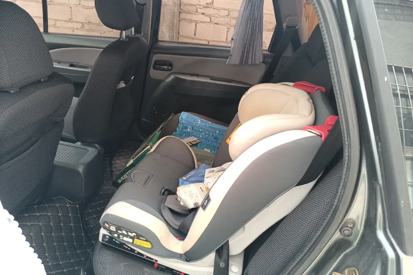 2011 DongFeng Forthing Joyear 1.5L 120HP L4 5MT,autocango,china used car exporter,china ev exporter,chinese used car exporter,chinese used ev exporter