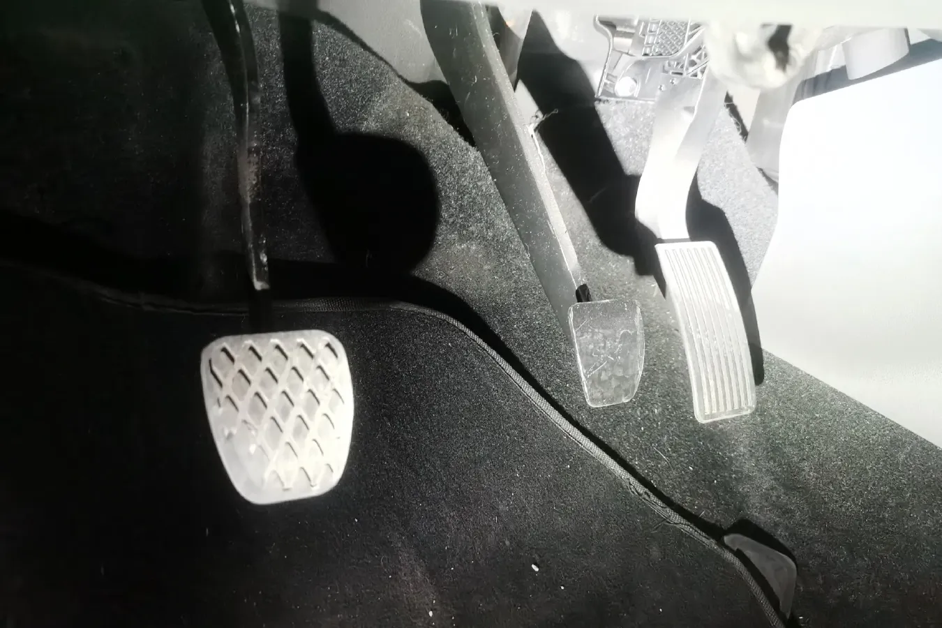 2020 BaoJun RC-5 1.5L 99HP L4 6MT,autocango,china used car exporter,china ev exporter,chinese used car exporter,chinese used ev exporter