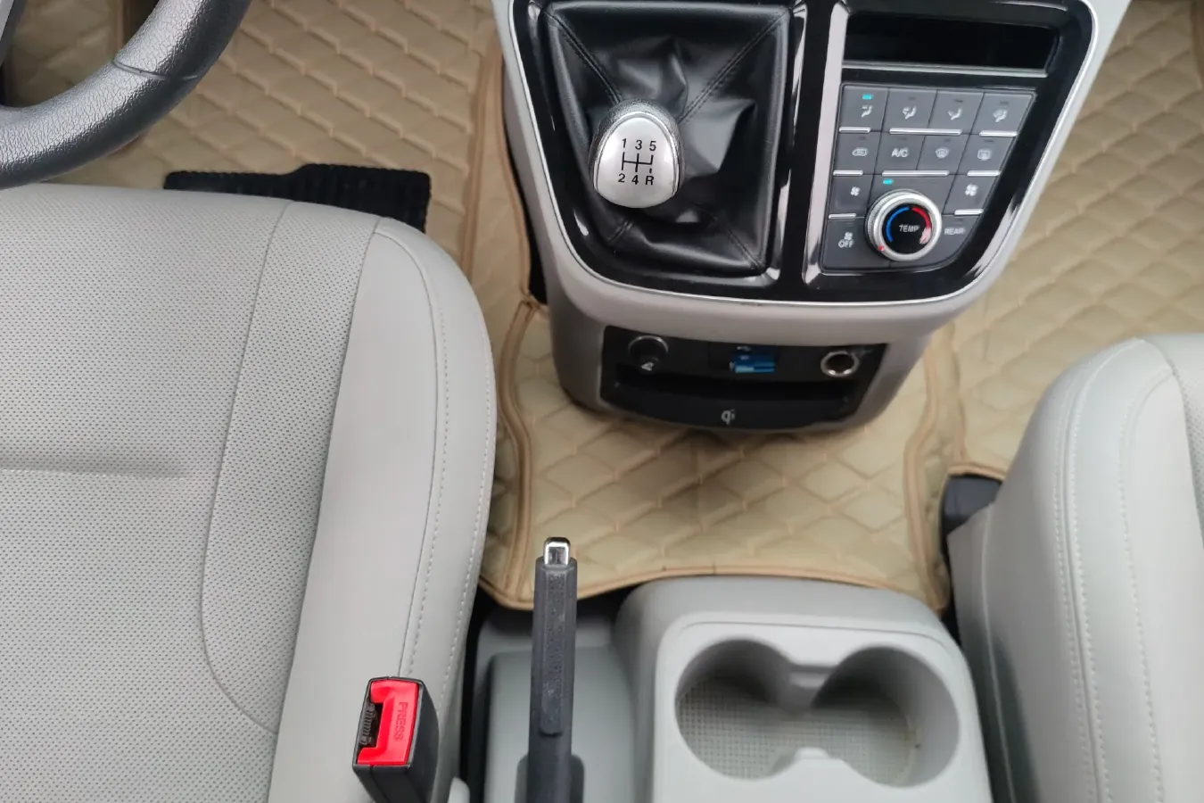 2016 JAC Refine M4 2.0L 147HP L4 5MT,autocango,china used car exporter,china ev exporter,chinese used car exporter,chinese used ev exporter