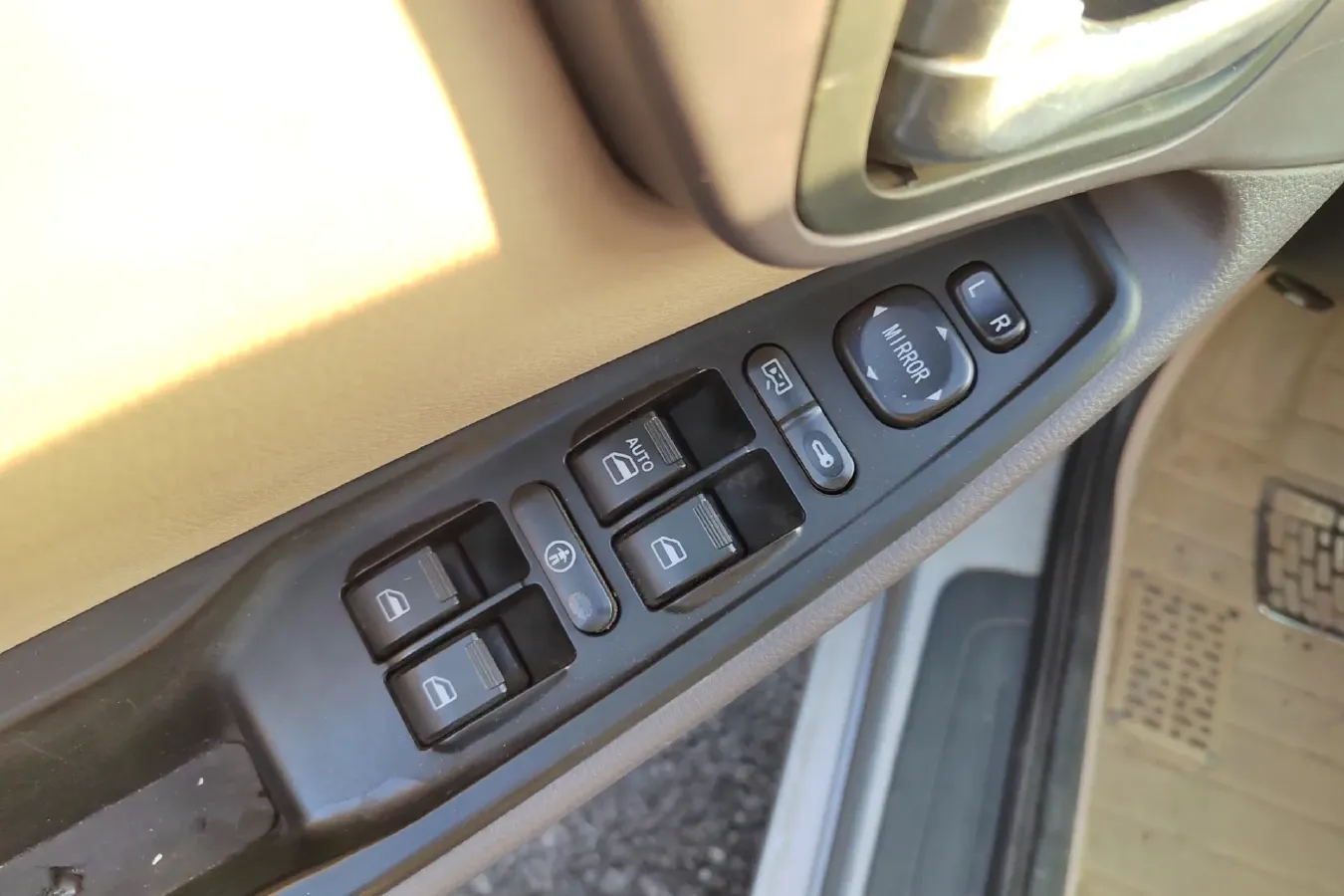 2013 Youngman Lotus L3 1.5L 106HP L4 5MT,autocango,china used car exporter,china ev exporter,chinese used car exporter,chinese used ev exporter