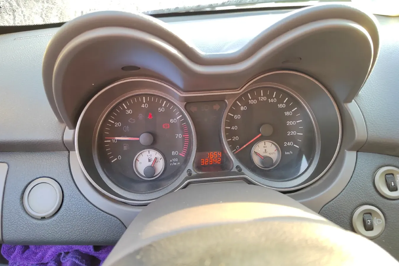 2013 Youngman Lotus L3 1.5L 106HP L4 5MT,autocango,china used car exporter,china ev exporter,chinese used car exporter,chinese used ev exporter