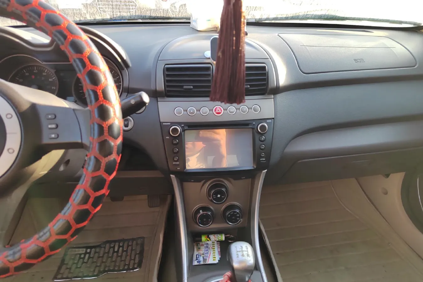 2013 Youngman Lotus L3 1.5L 106HP L4 5MT,autocango,china used car exporter,china ev exporter,chinese used car exporter,chinese used ev exporter