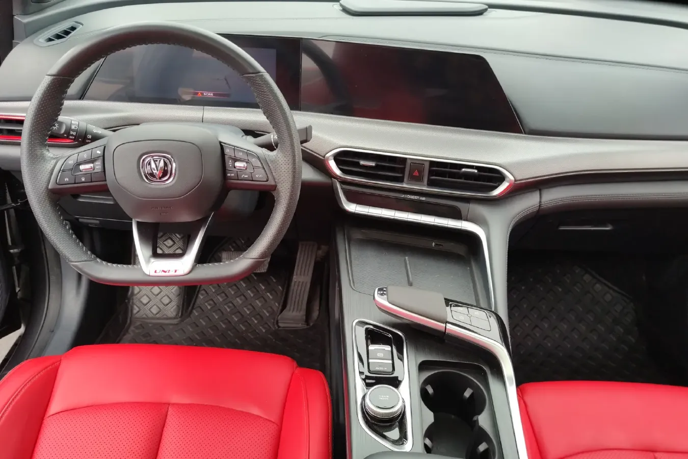 2020 ChangAn UNI-T 1.5T 180HP L4 7DCT,autocango,china used car exporter,china ev exporter,chinese used car exporter,chinese used ev exporter