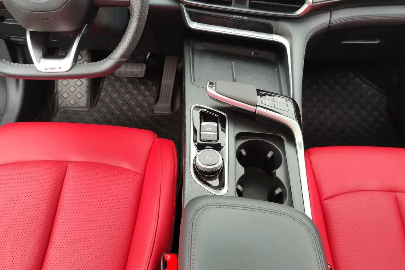 2020 ChangAn UNI-T 1.5T 180HP L4 7DCT,autocango,china used car exporter,china ev exporter,chinese used car exporter,chinese used ev exporter