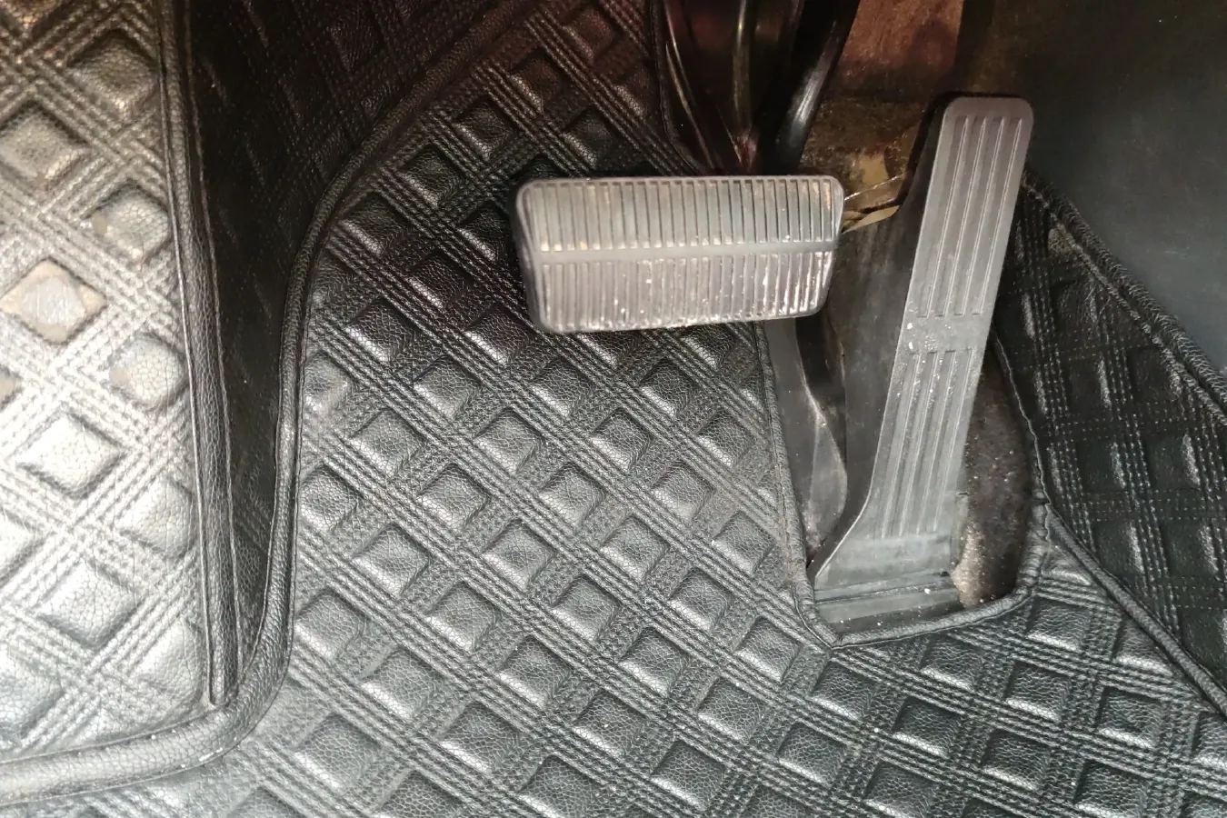 2020 ChangAn UNI-T 1.5T 180HP L4 7DCT,autocango,china used car exporter,china ev exporter,chinese used car exporter,chinese used ev exporter