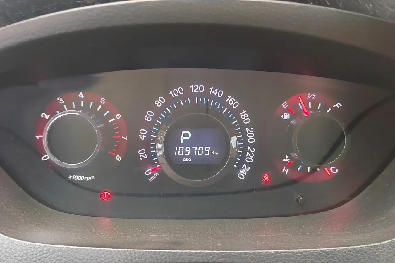 2011 Luxgen Grand7 SUV 2.2T 178HP L4 5AT,autocango,china used car exporter,china ev exporter,chinese used car exporter,chinese used ev exporter