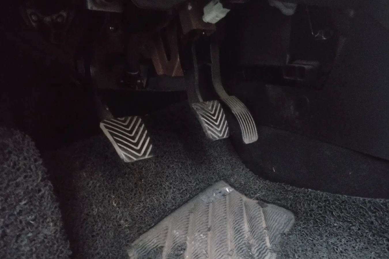 2014 Brilliance Auto H530 1.6L 118HP L4 5MT,autocango,china used car exporter,china ev exporter,chinese used car exporter,chinese used ev exporter