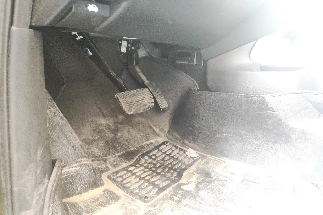 2017 Nissan Navara 2.5L 184HP L4 7AT,autocango,china used car exporter,china ev exporter,chinese used car exporter,chinese used ev exporter