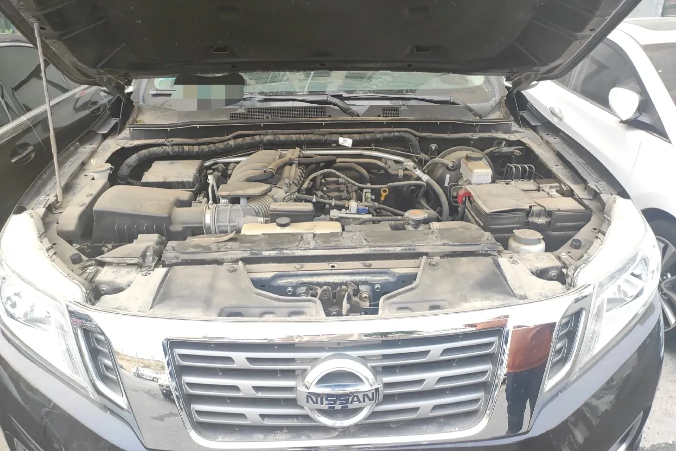 2017 Nissan Navara 2.5L 184HP L4 7AT,autocango,china used car exporter,china ev exporter,chinese used car exporter,chinese used ev exporter