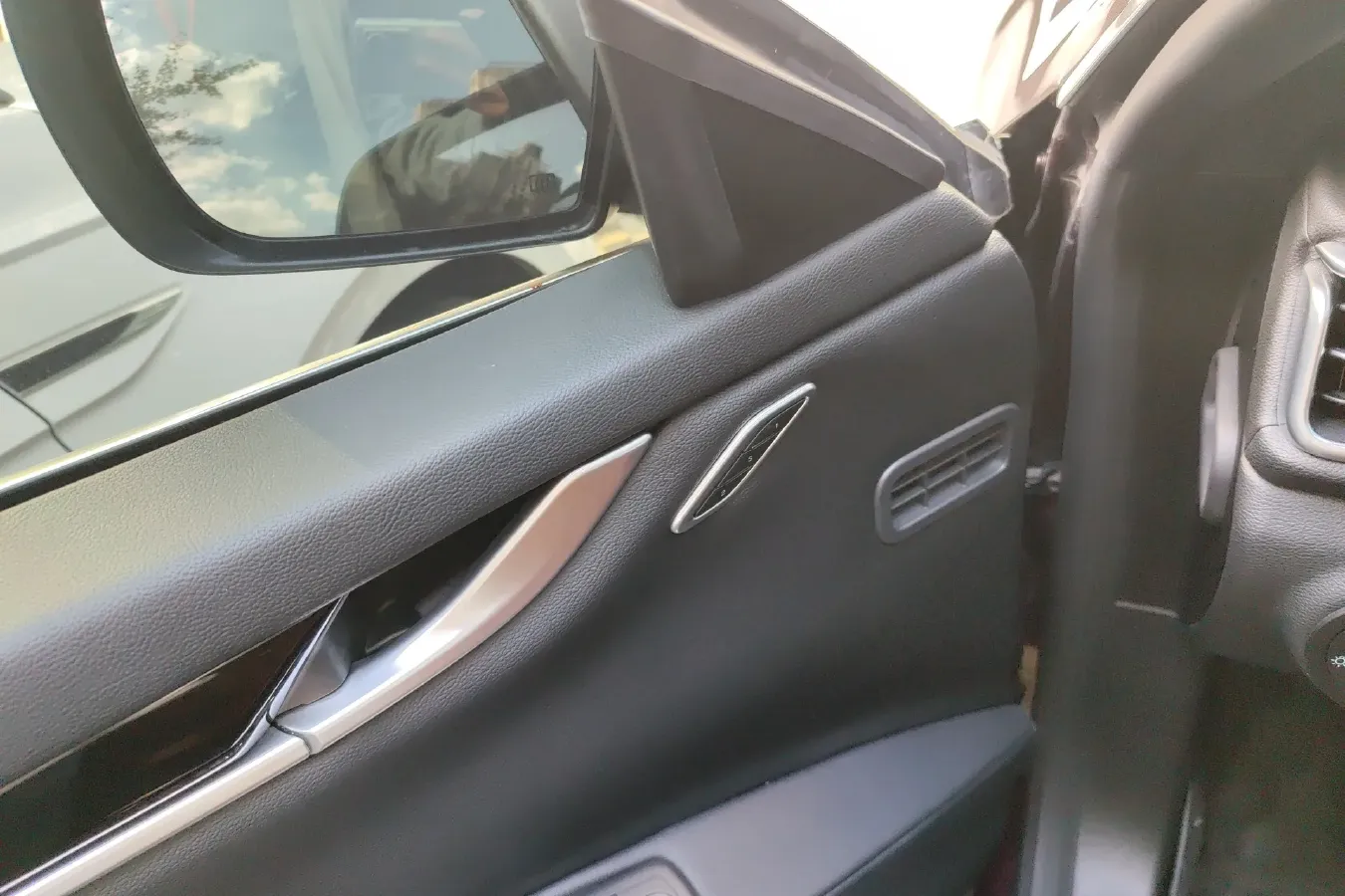 2014 Maserati Ghibli 3.0T 330HP V6 8AT,autocango,china used car exporter,china ev exporter,chinese used car exporter,chinese used ev exporter