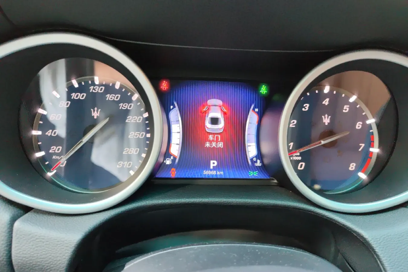 2014 Maserati Ghibli 3.0T 330HP V6 8AT,autocango,china used car exporter,china ev exporter,chinese used car exporter,chinese used ev exporter