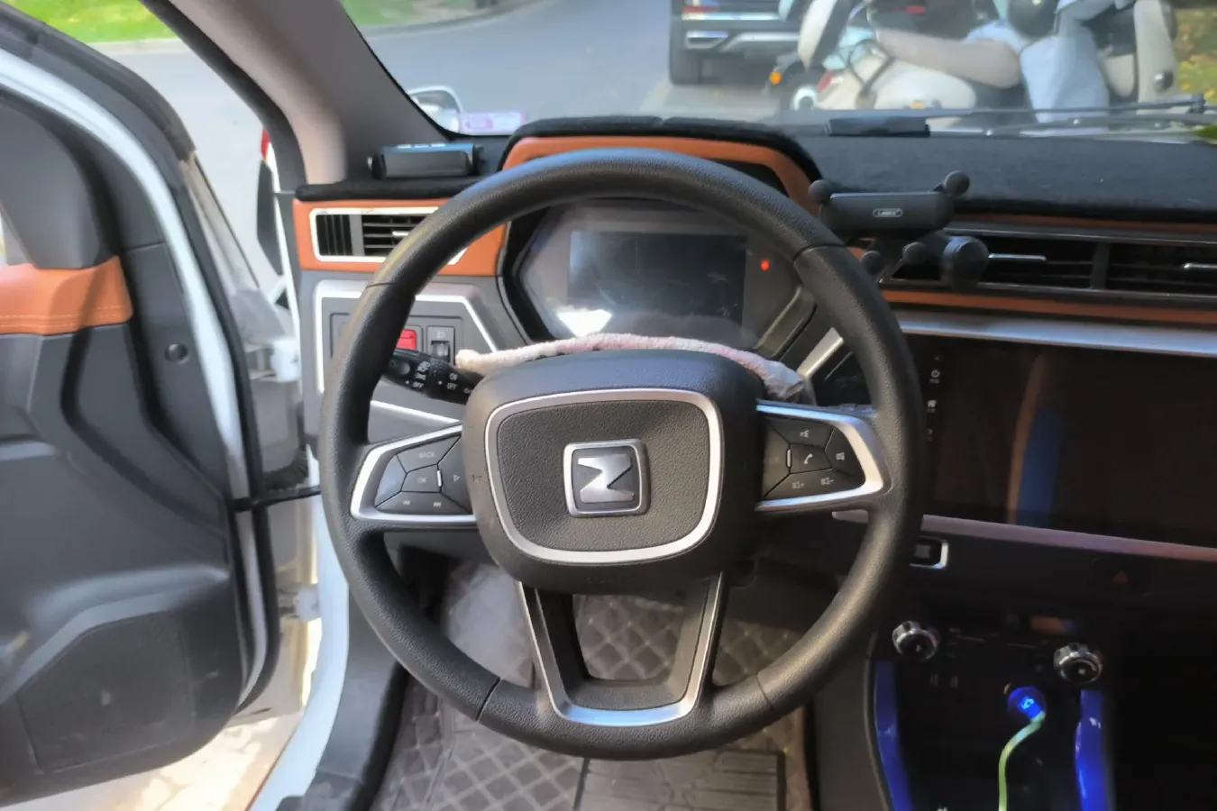 2018 Zotye Cloud 100 BEV 28.4KWH,autocango,china used car exporter,china ev exporter,chinese used car exporter,chinese used ev exporter