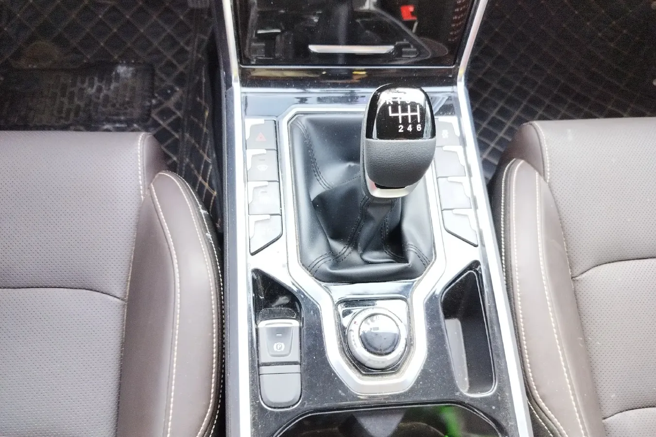 2022 JAC Hunter 2.0T 150HP L4 6MT,autocango,china used car exporter,china ev exporter,chinese used car exporter,chinese used ev exporter