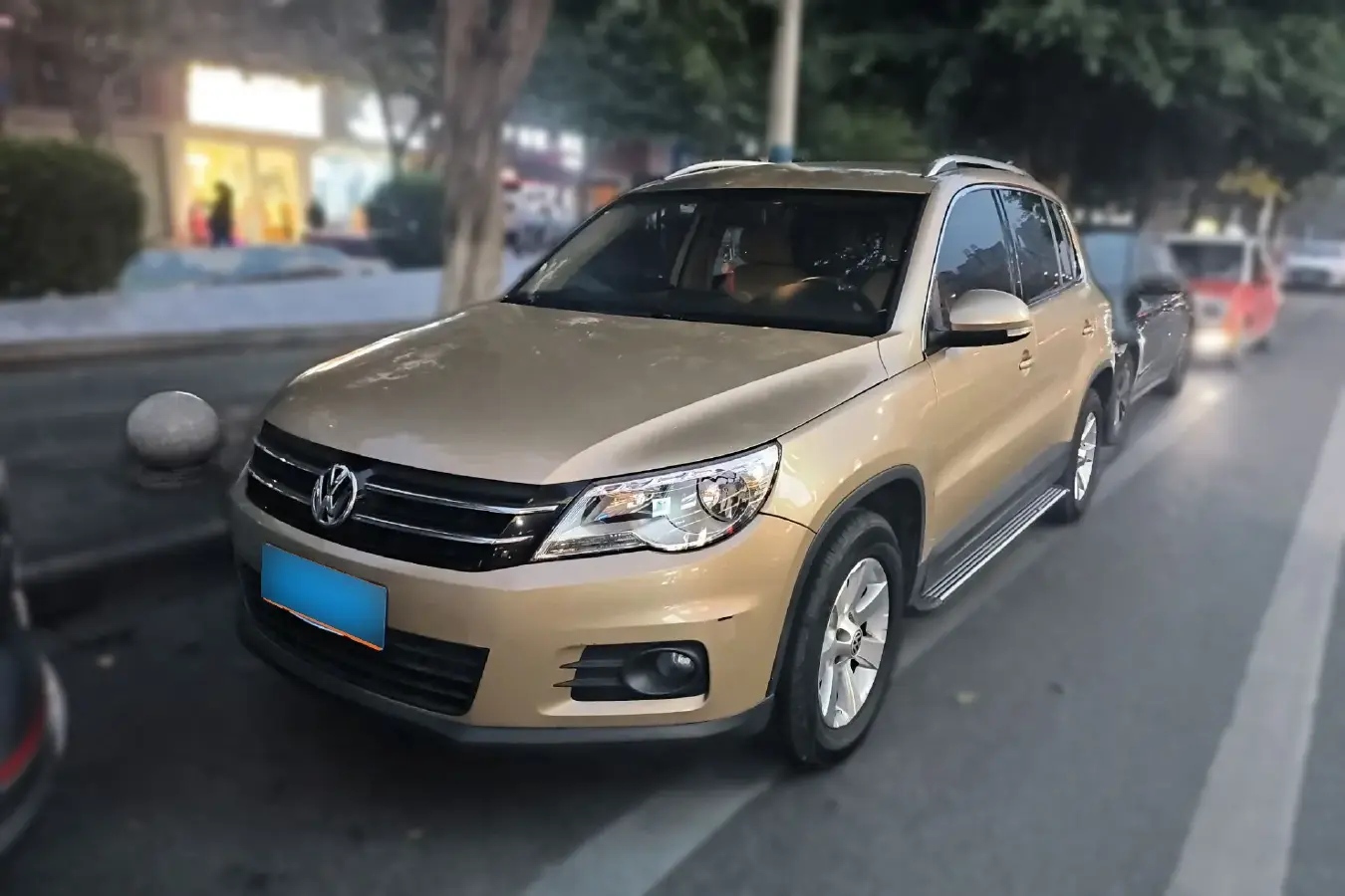 2012 Volkswagen Tiguan 1.8T 160HP L4 6AT