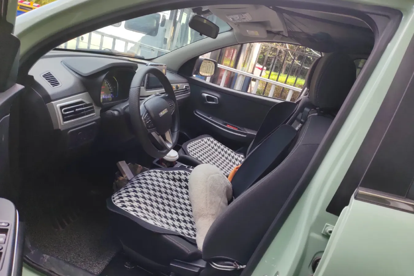 2022 DaYun YueHu BEV 30.66KWH,autocango,china used car exporter,china ev exporter,chinese used car exporter,chinese used ev exporter