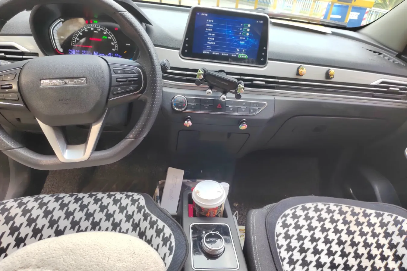 2022 DaYun YueHu BEV 30.66KWH,autocango,china used car exporter,china ev exporter,chinese used car exporter,chinese used ev exporter