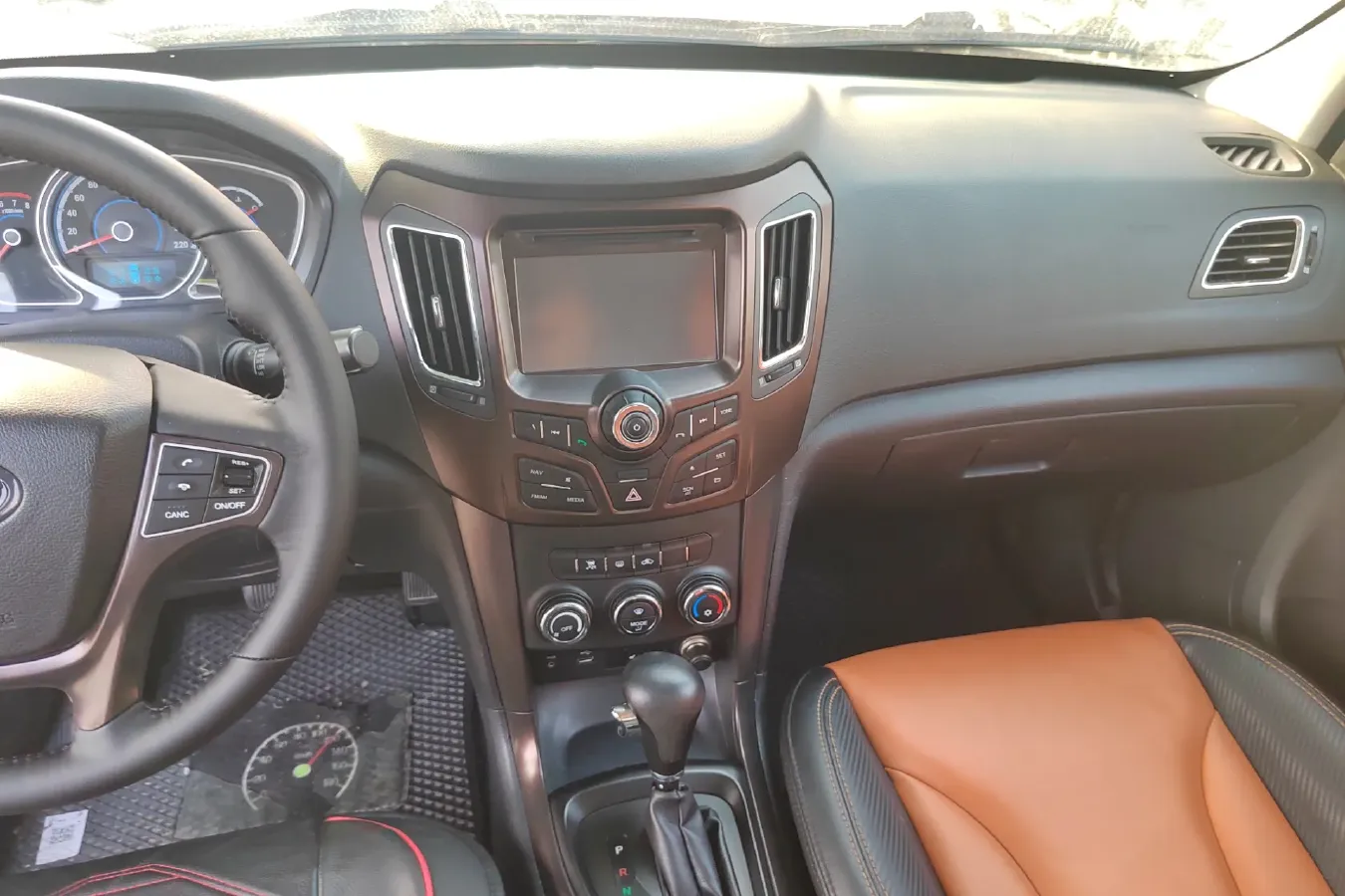 2015 HaiMa S7 1.8T 188HP L4 6AT,autocango,china used car exporter,china ev exporter,chinese used car exporter,chinese used ev exporter